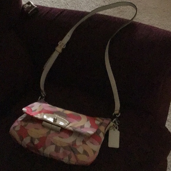 Coach Bag - Picture 2 of 7